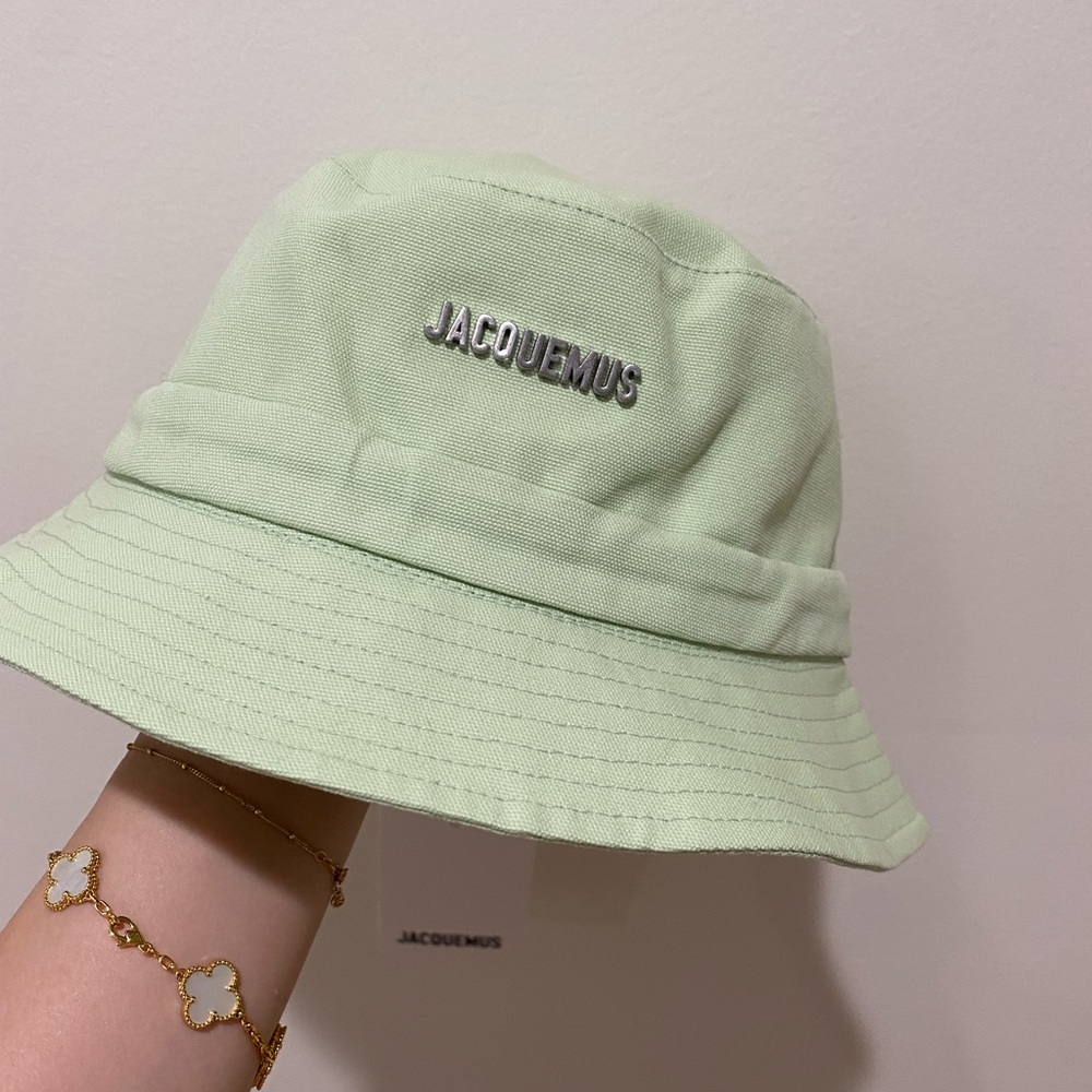 SOLD! NWT Jacquemus Cotton Bucket Hat in Light Green size 56 - Picture 2 of 4